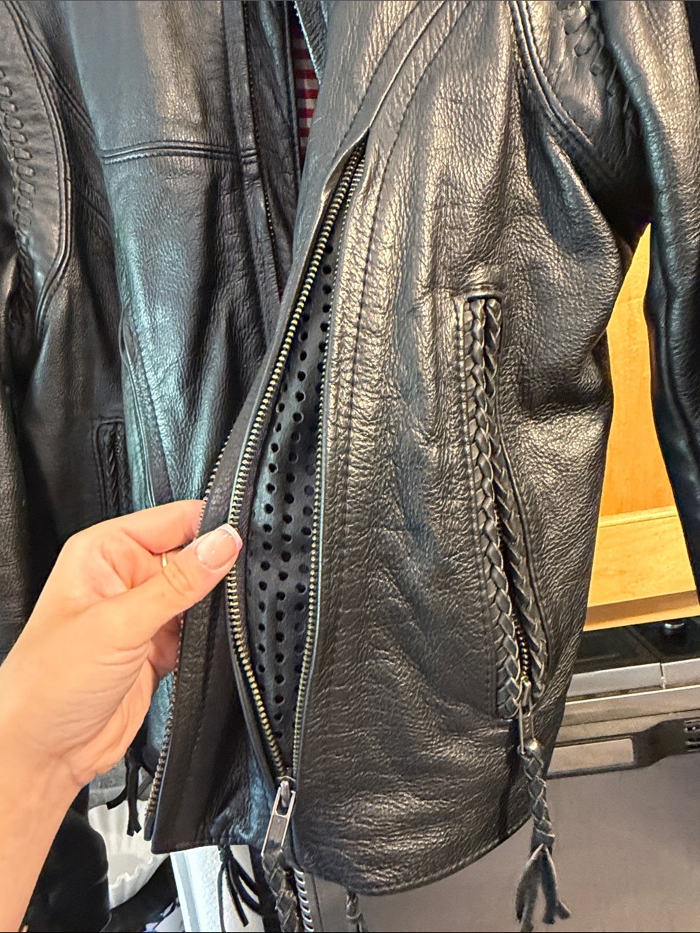 Harley Davidson Women’s Leather Jacket size L - Picture 6 of 11